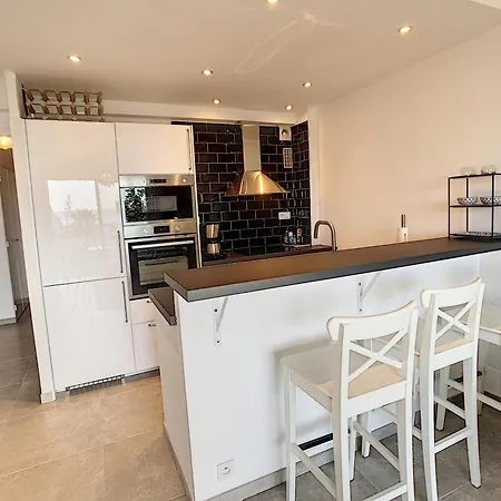 Front De 231l * Cannes