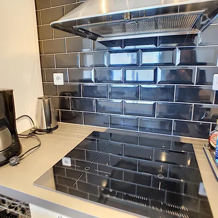 Front De 231l Apartment