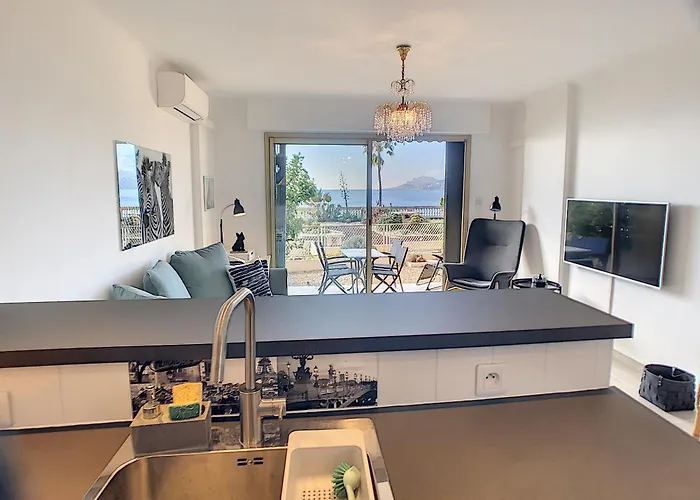 Front De 231l * Cannes