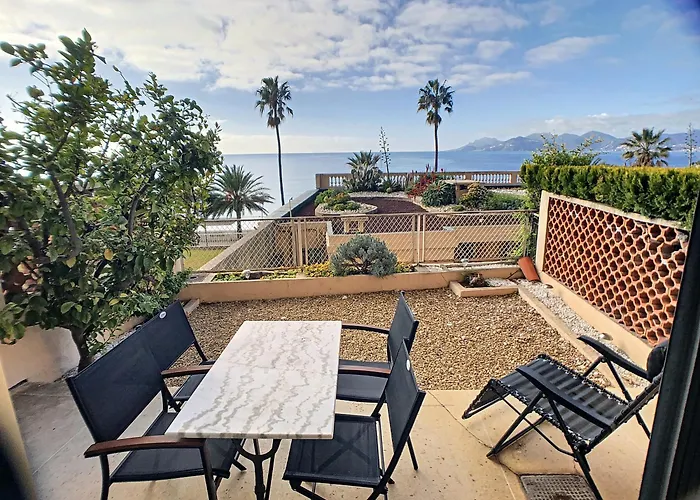 Front De 231l Apartment